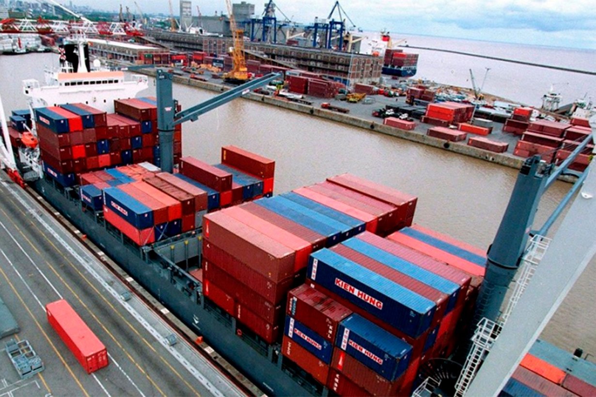 La Argentina alcanzó un récord de exportaciones en julio y logró un superávit de US$2115 millones